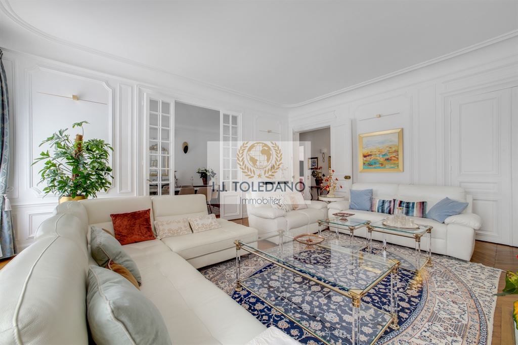 appartement 7 pièces en vente sur PARIS (75008)